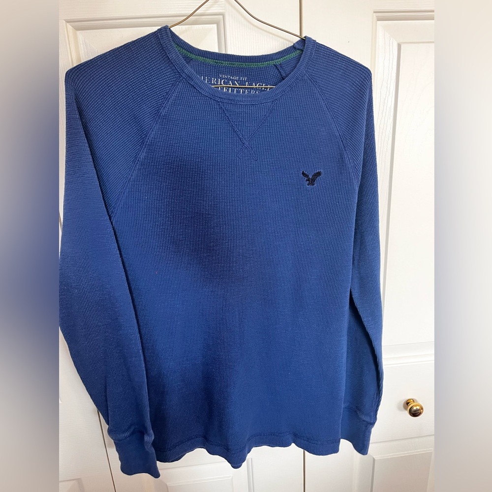 Mens Small Ae long sleeve, barely worn, soft